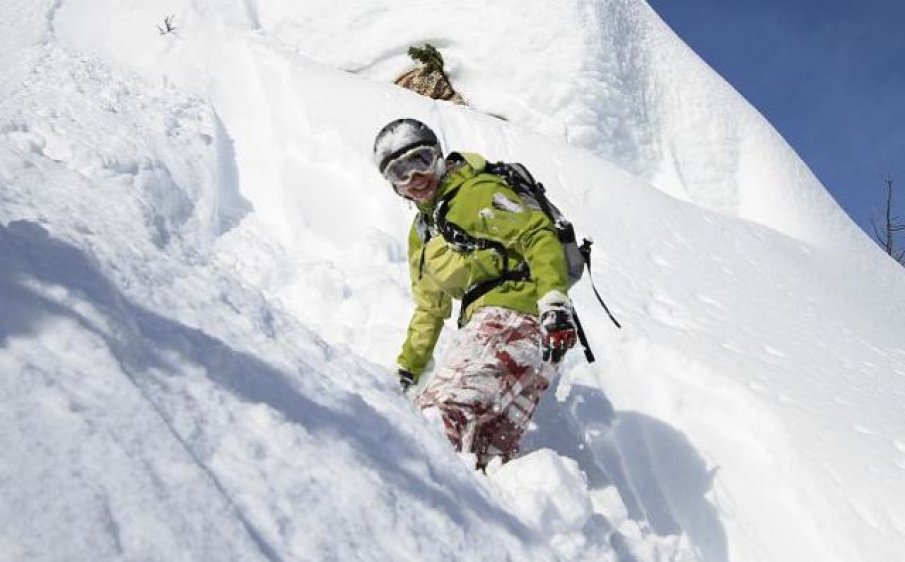Laura enjoys some deep north cascades powder